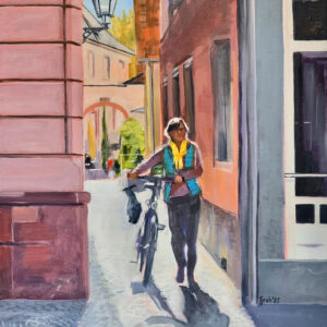 Zeitgenössisches Ölgemälde 'In der Gasse' von Arne Groh: Eine figurative Darstellung einer Person, die ihr Fahrrad durch eine schmale Gasse schiebt.
